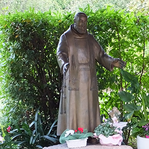Statua di San Padre Pio da Pietrelcina
